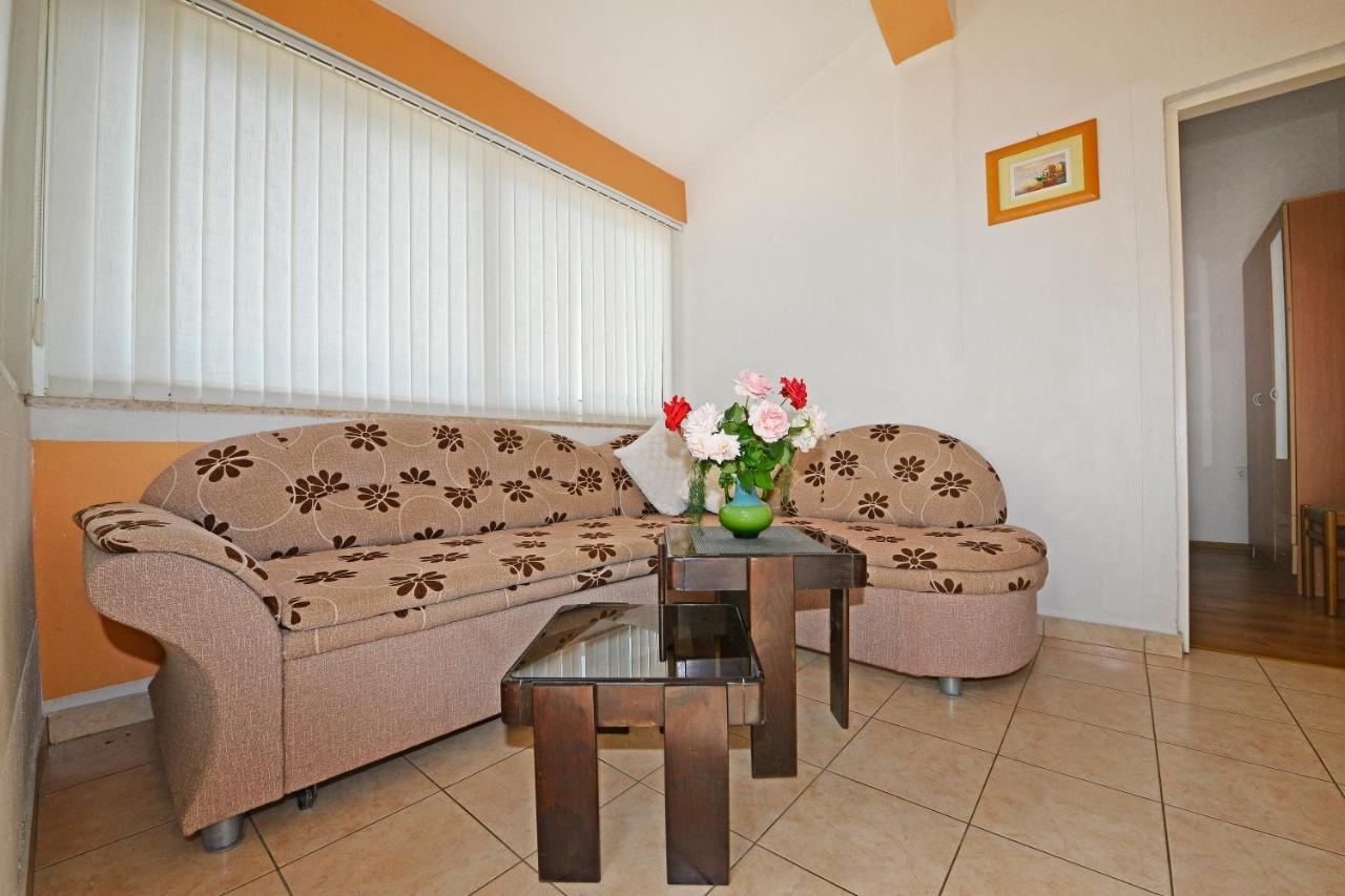 Apartments Ella Пореч Екстериор снимка